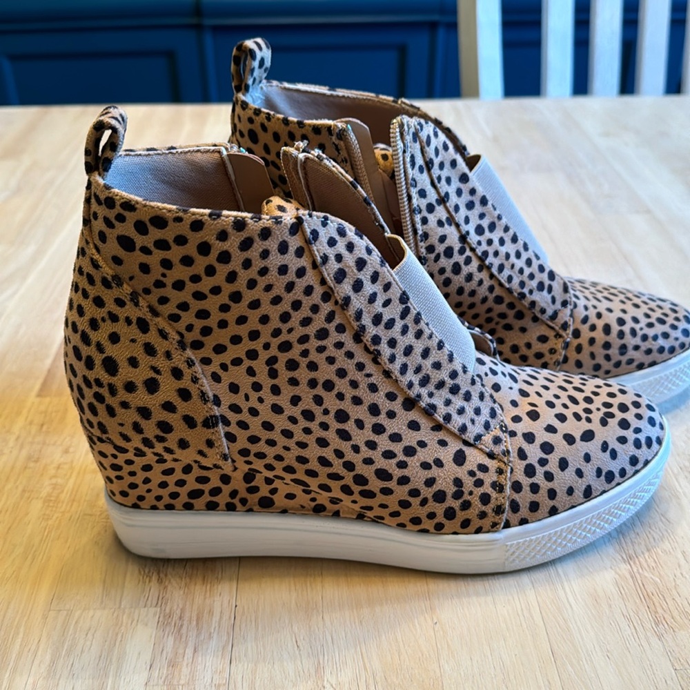 Women’s CCOCCI animal print wedge sneakers size 8